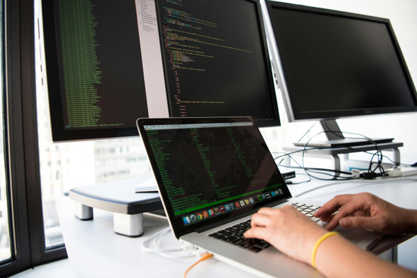 安徽力宇取得圓弧雙面打印的數(shù)碼噴繪機(jī)專利:數(shù)碼印刷機(jī)
