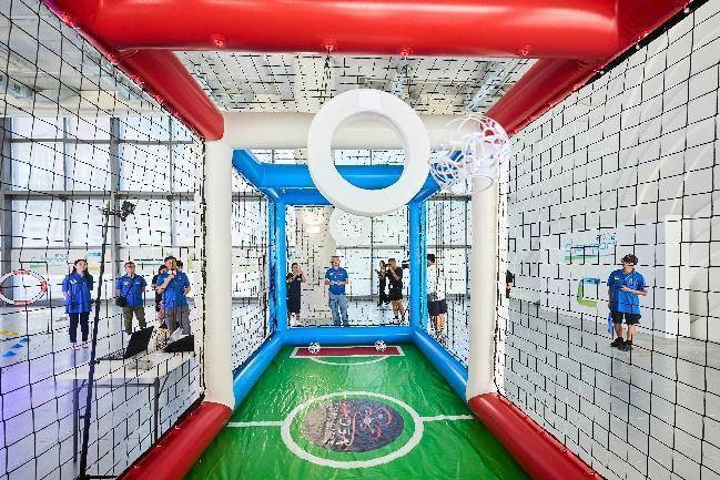 香港數(shù)碼港低空經(jīng)濟(jì)應(yīng)用展示廳開放<strong></p>
<p>數(shù)碼印刷機(jī)
</strong>，展出氫能源無(wú)人機(jī)等產(chǎn)品:數(shù)碼印刷機(jī)
