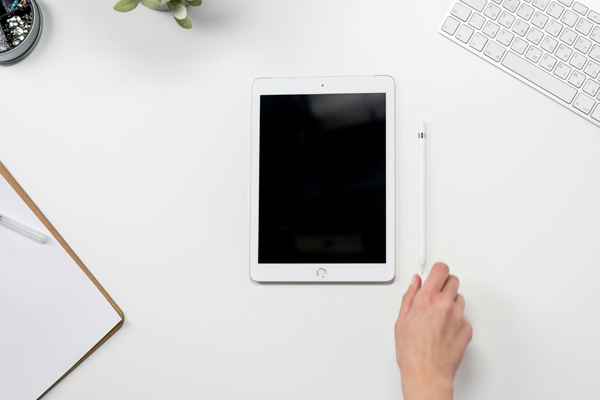 ?AI未來趨勢：技術(shù)突破、應(yīng)用拓展與社會影響深化?